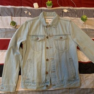 Men’s Light Wash Denim Jacket